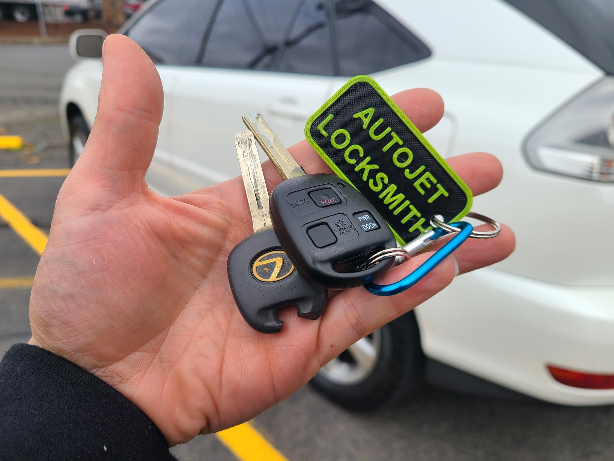 Remote Key Upgrade 2004 Lexus RX330 - Locksmith Job in Tumwater, WA